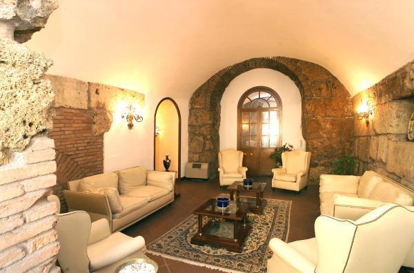 Hotel&Ristorante Miramonti Palazzo Storico Rieti Exterior foto